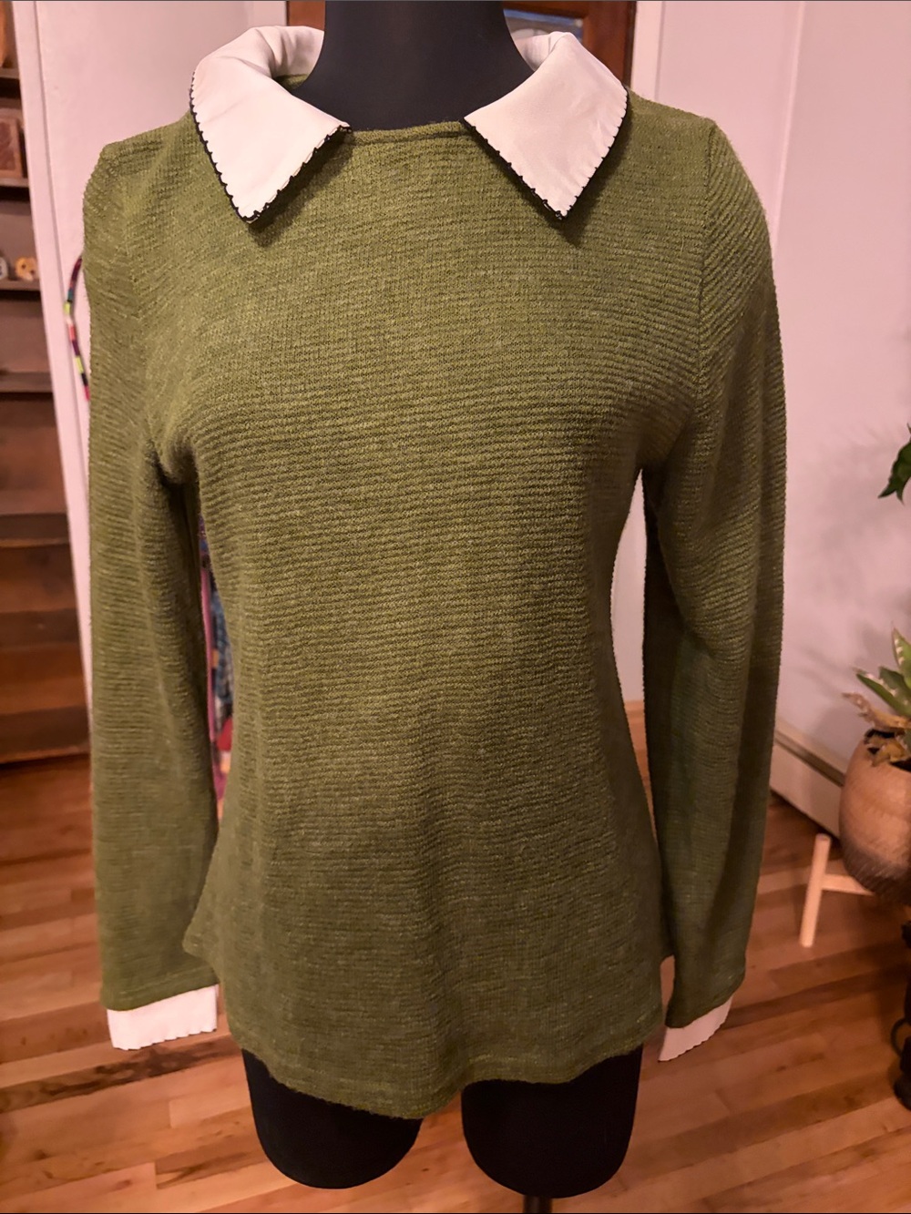 Freeway Olive Green Knit Sweater with White Contrast Collar